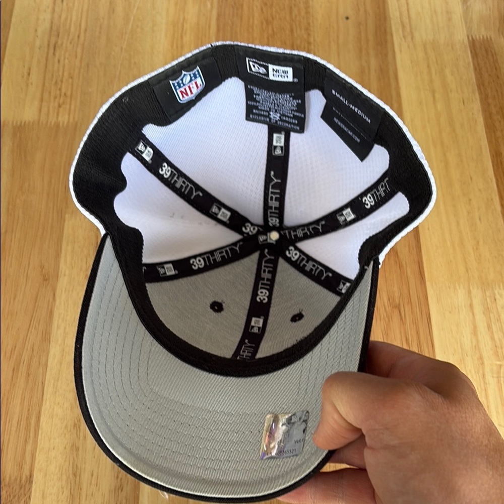 Raiders Black and White Cap - Picture 5 of 8